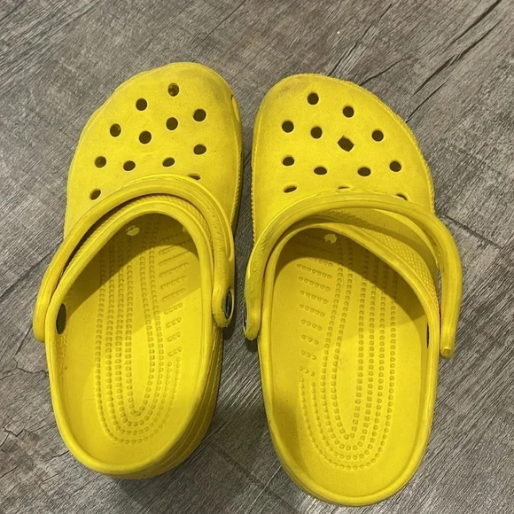 Unisex Crocs - Clogs/Sandals - Yellow - Size M5/W7 - Good Used Condition!! - Picture 2 of 9